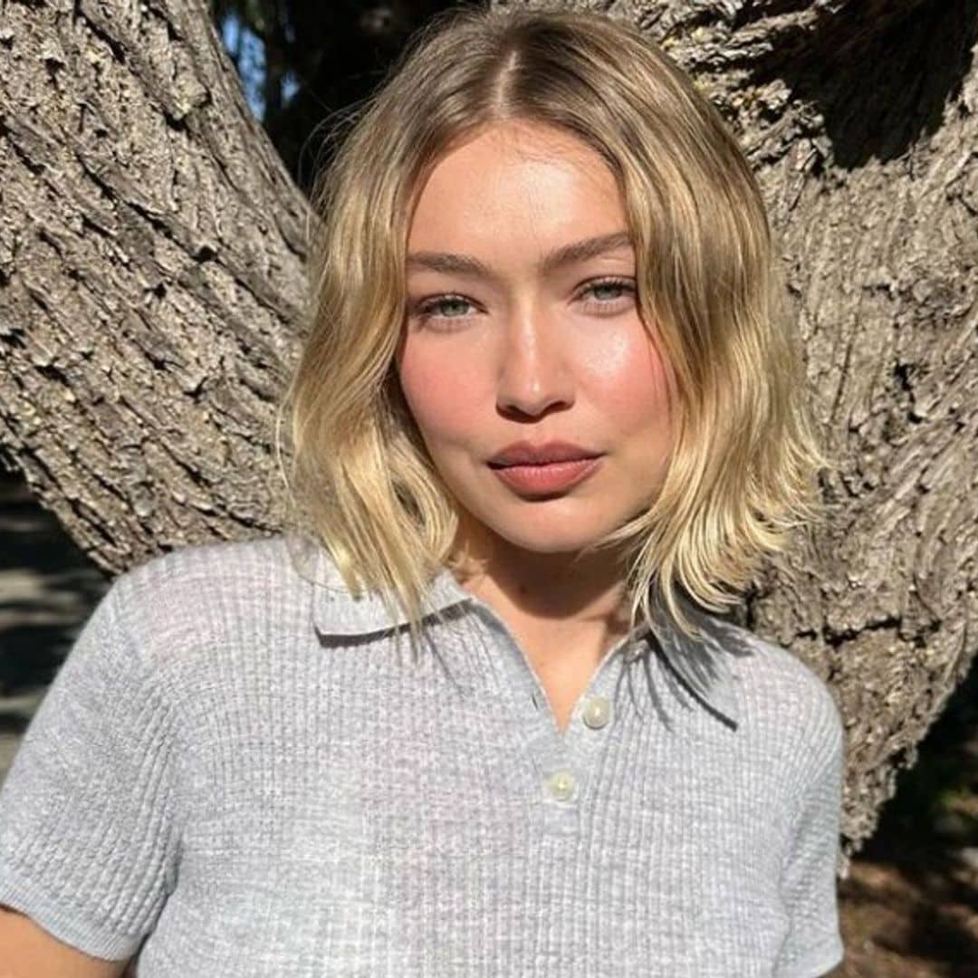 Gigi Hadid nos muestra cómo lucir ‘grandpa-chic’ con mocasines y calcetines