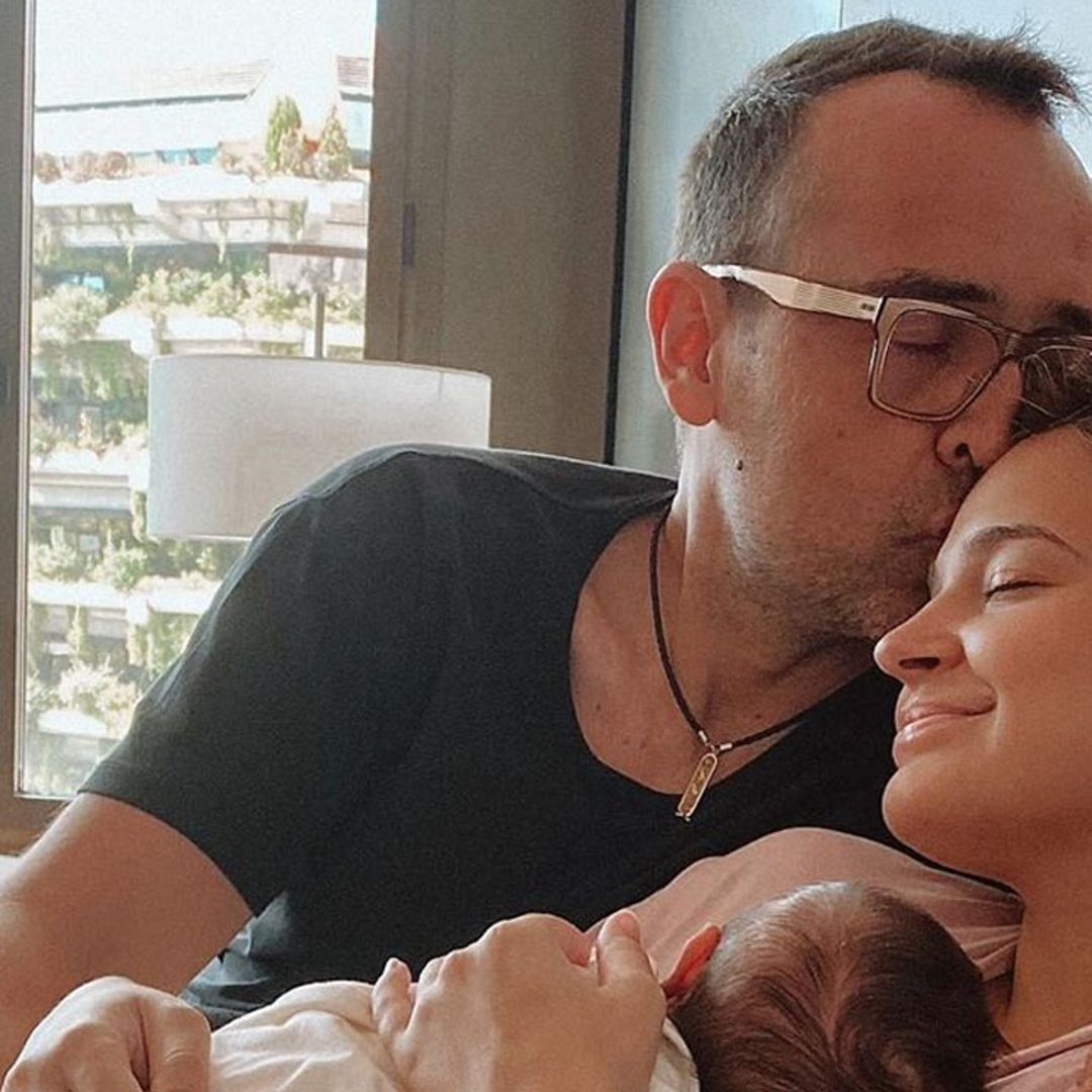 Durmiendo con mamá y papá, paseos por el parque... La primera semana de vida de Roma
