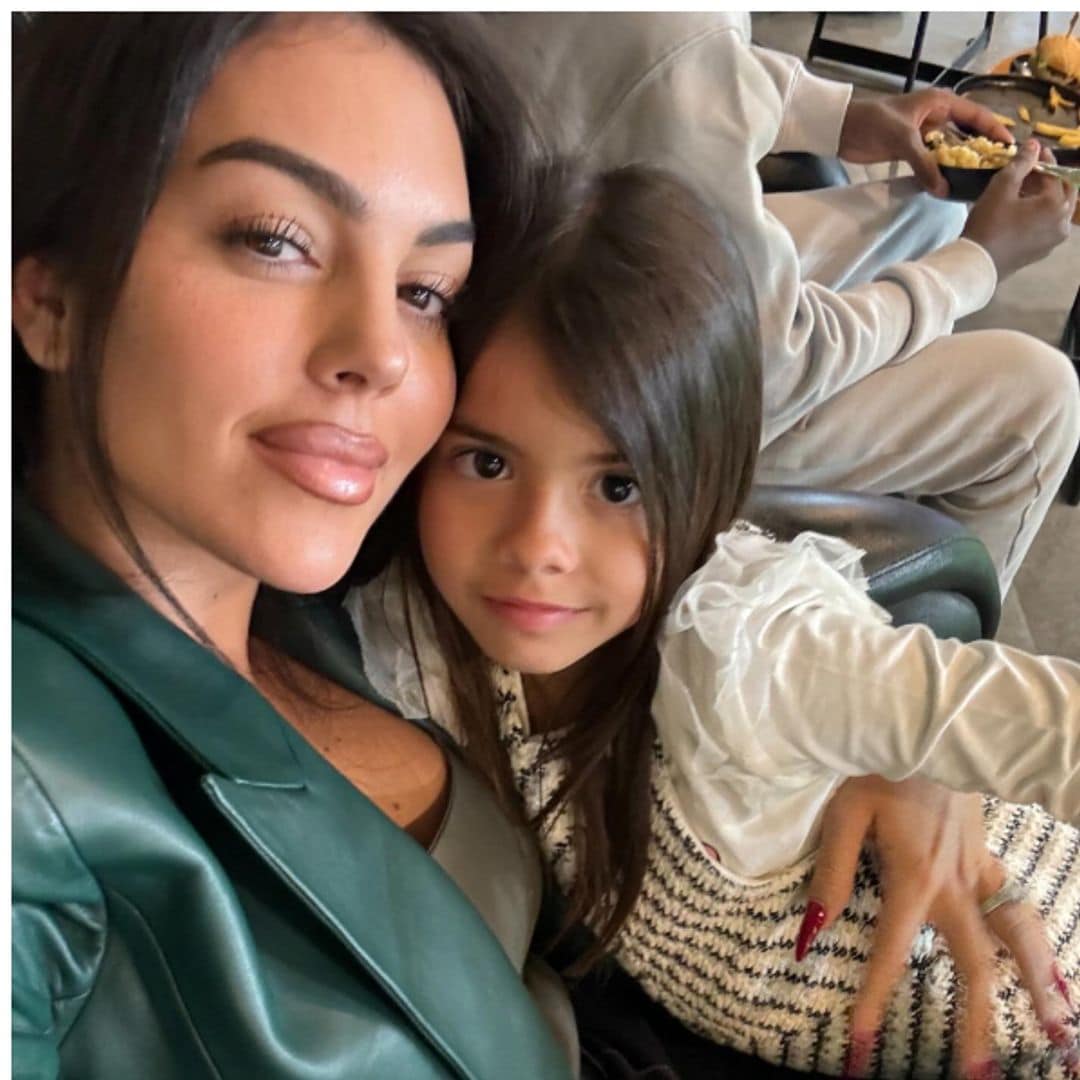 Georgina Rodríguez muestra orgullosa las dotes de gimnastas de sus hijas Eva y Alana
