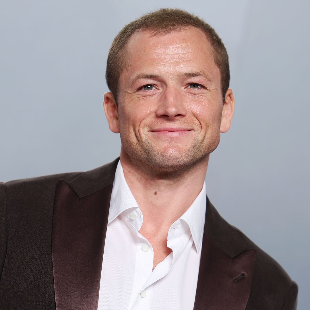 Taron Egerton en la fiesta de los Oscar de Vanity Fair en Los Angeles County Museum of Art en Beverly Hills, California, el 15 de marzo de 2026