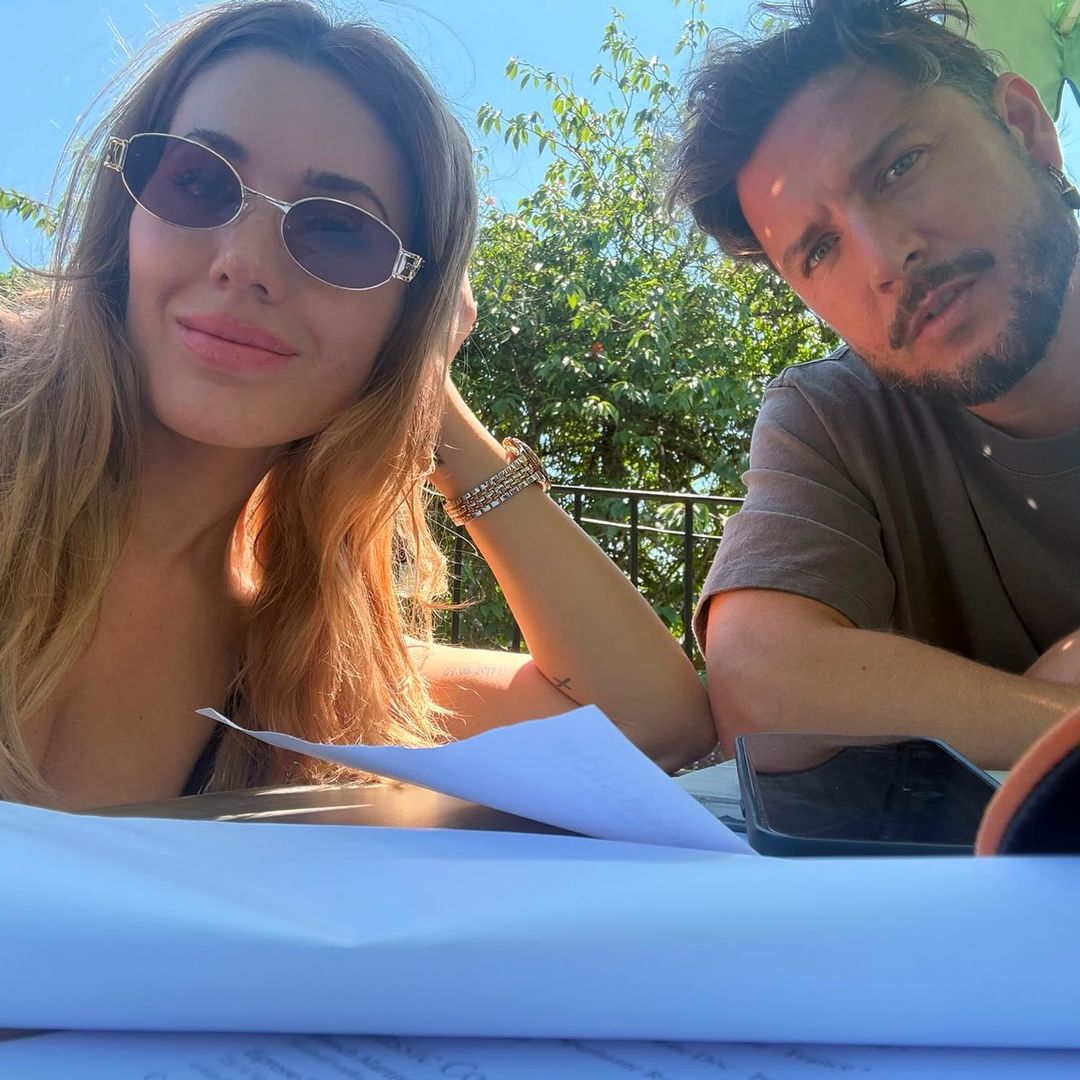 Manuel Carrasco y Almudena Navalón abren el álbum de su fascinante viaje a Escocia con sus dos hijos