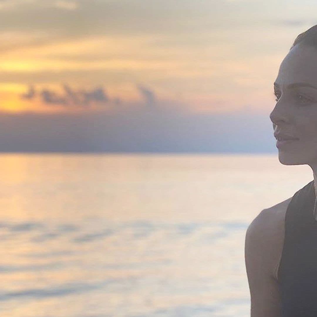 Eva González sí que sabe relajarse en verano... ¡atención a su último posado en bikini!