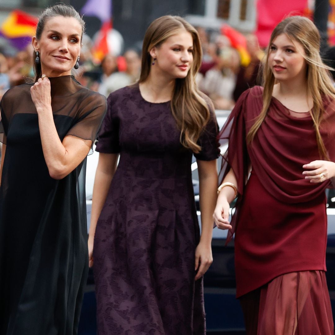 Belleza real en el Teatro Campoamor: de la coleta 'efecto lifting' de la reina Letizia al ahumado berenjena de Leonor