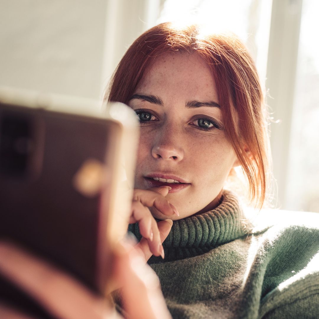 Qué revela sobre tu personalidad que uses las redes solo para mirar y nunca publiques