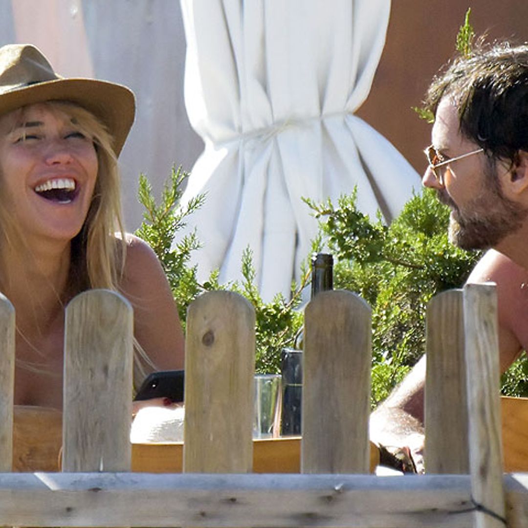 EXCLUSIVA: Raquel Meroño feliz y muy bien acompañada en su escapada a Ibiza