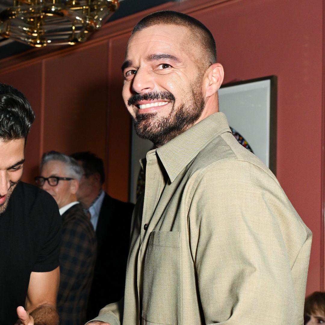 Ricky Martin ya tiene digno heredero: su hijo Matteo causa furor en la fiesta sorpresa con motivo de su 54 cumpleaños
