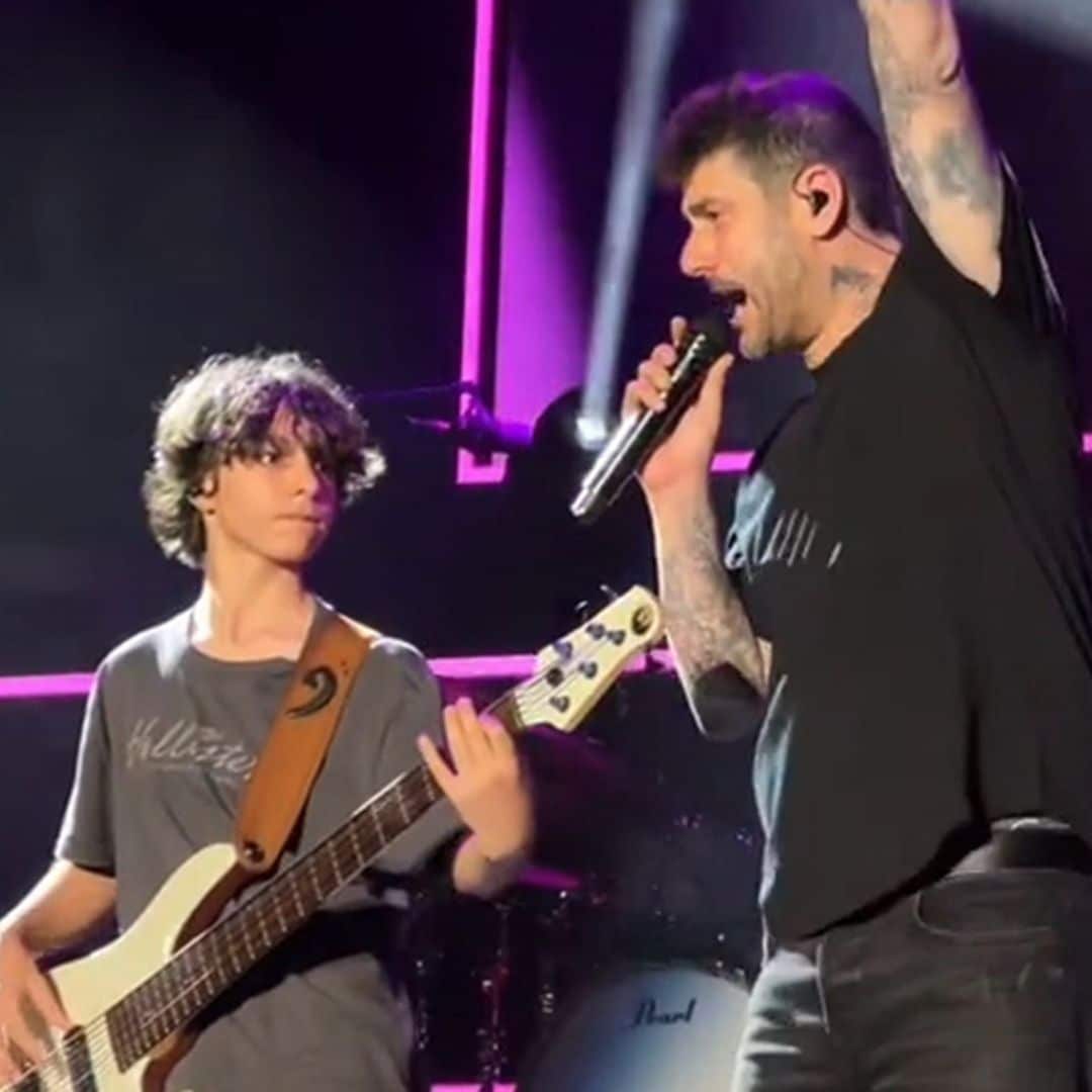 Melendi comparte escenario con su hijo Marco, de 12 años, al que da su primera oportunidad como guitarrista