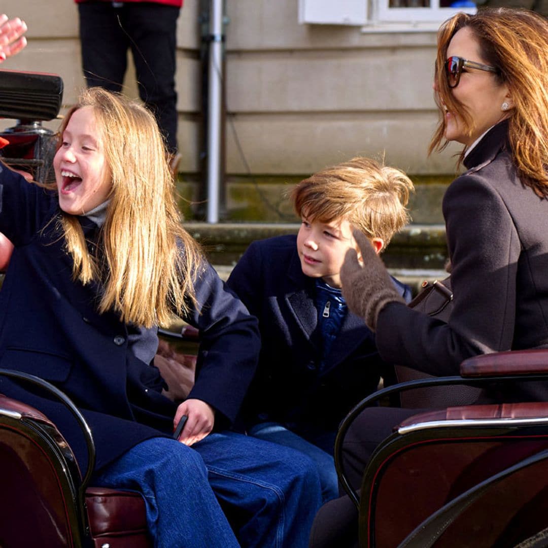 La simpatía de Vincent y Josephine de Dinamarca en una entrega de trofeos con su madre, la princesa Mary