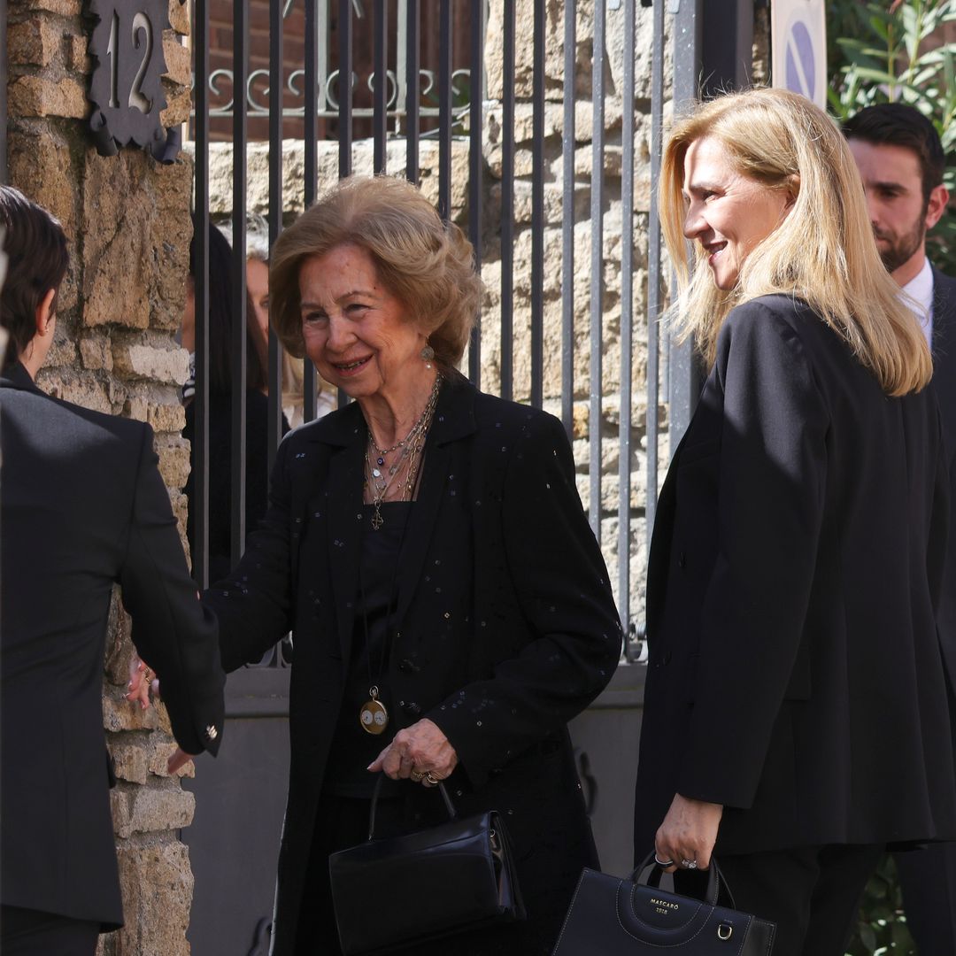 La Reina Sofía, junto a las infantas Elena y Cristina, y un sinfín de amigos recuerdan a Irene de Grecia en un homenaje en Madrid
