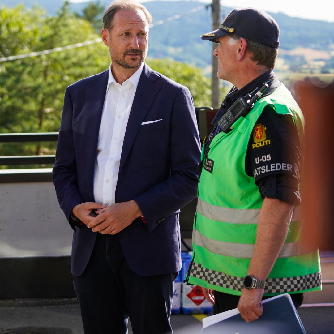 "Es solo el comienzo de un largo camino": Haakon de Noruega habla de la evolución de la princesa Mette‑Marit al reaparecer por una emergencia nacional