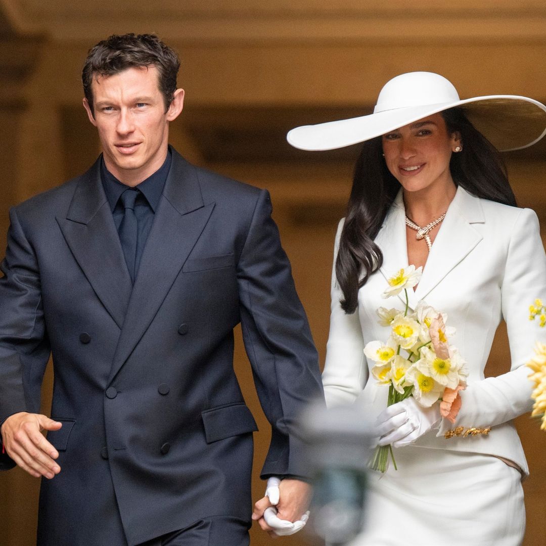 Dua Lipa y Callum Turner ya están en Sicilia para su gran boda de tres días ¡Todos los detalles!