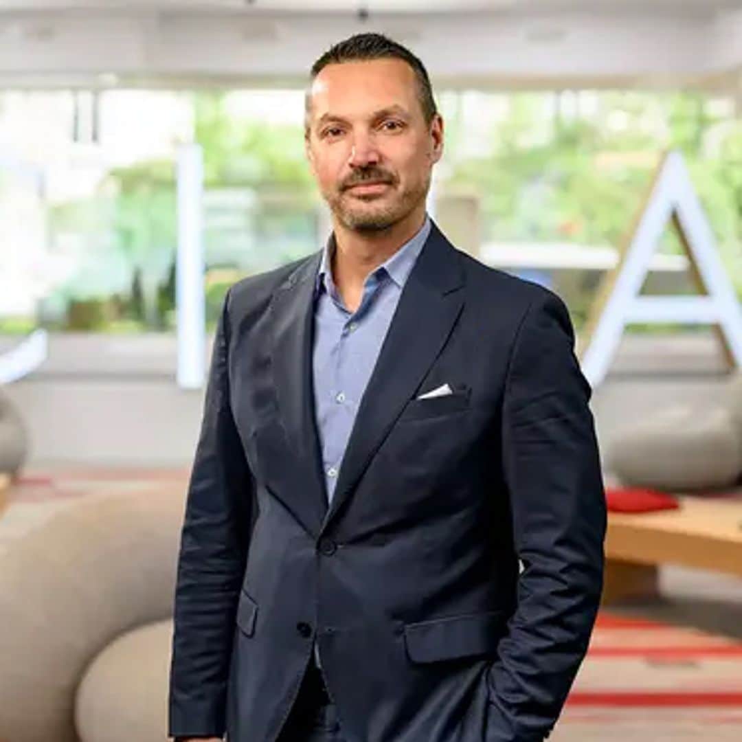 Raúl Rojas, abogado laboralista: "Si la persona trabajadora permanece de baja médica todo el año, pierde automáticamente el derecho a disfrutar los días de asuntos propios"