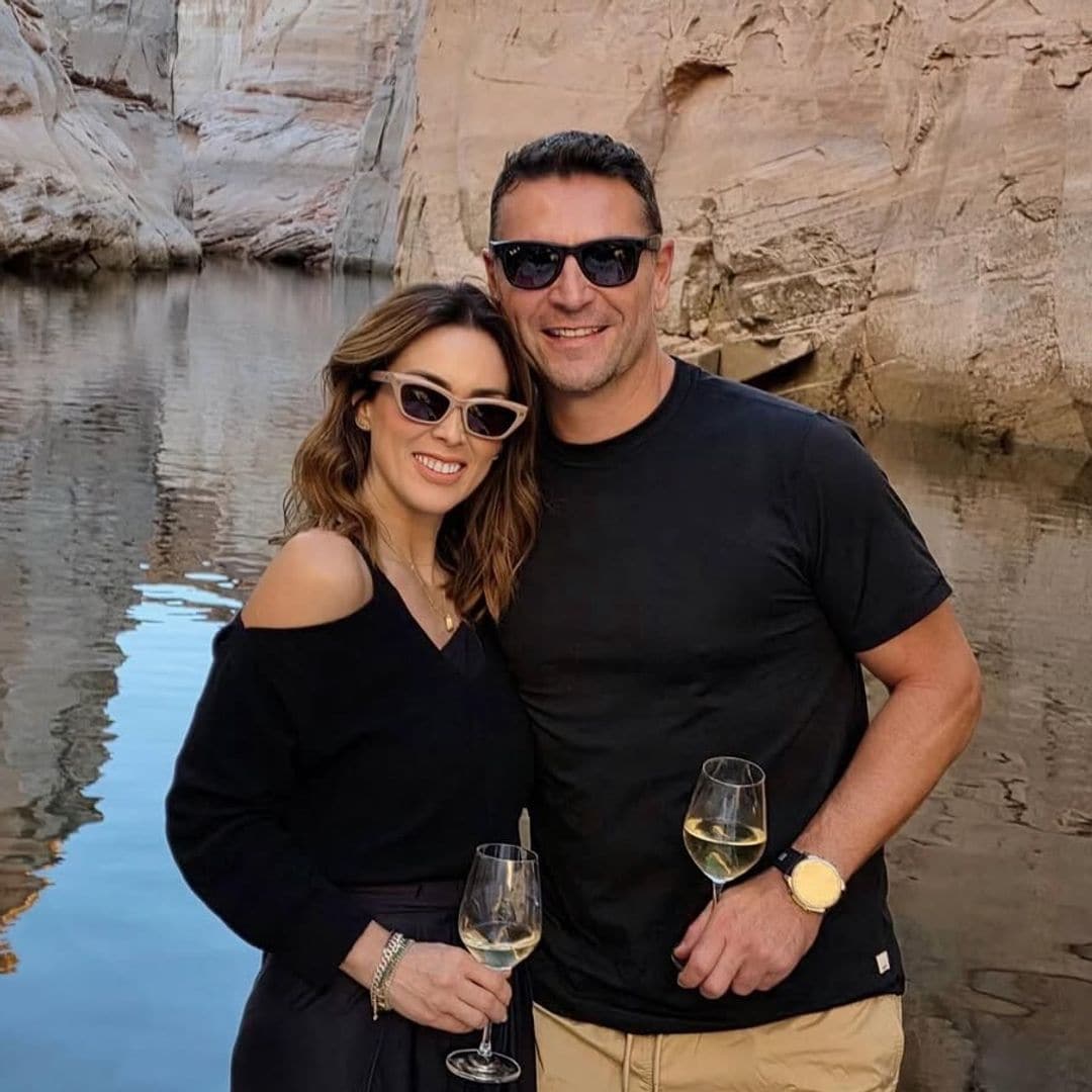 Jacky Bracamontes y Martín Fuentes brindan por su amor en Utah