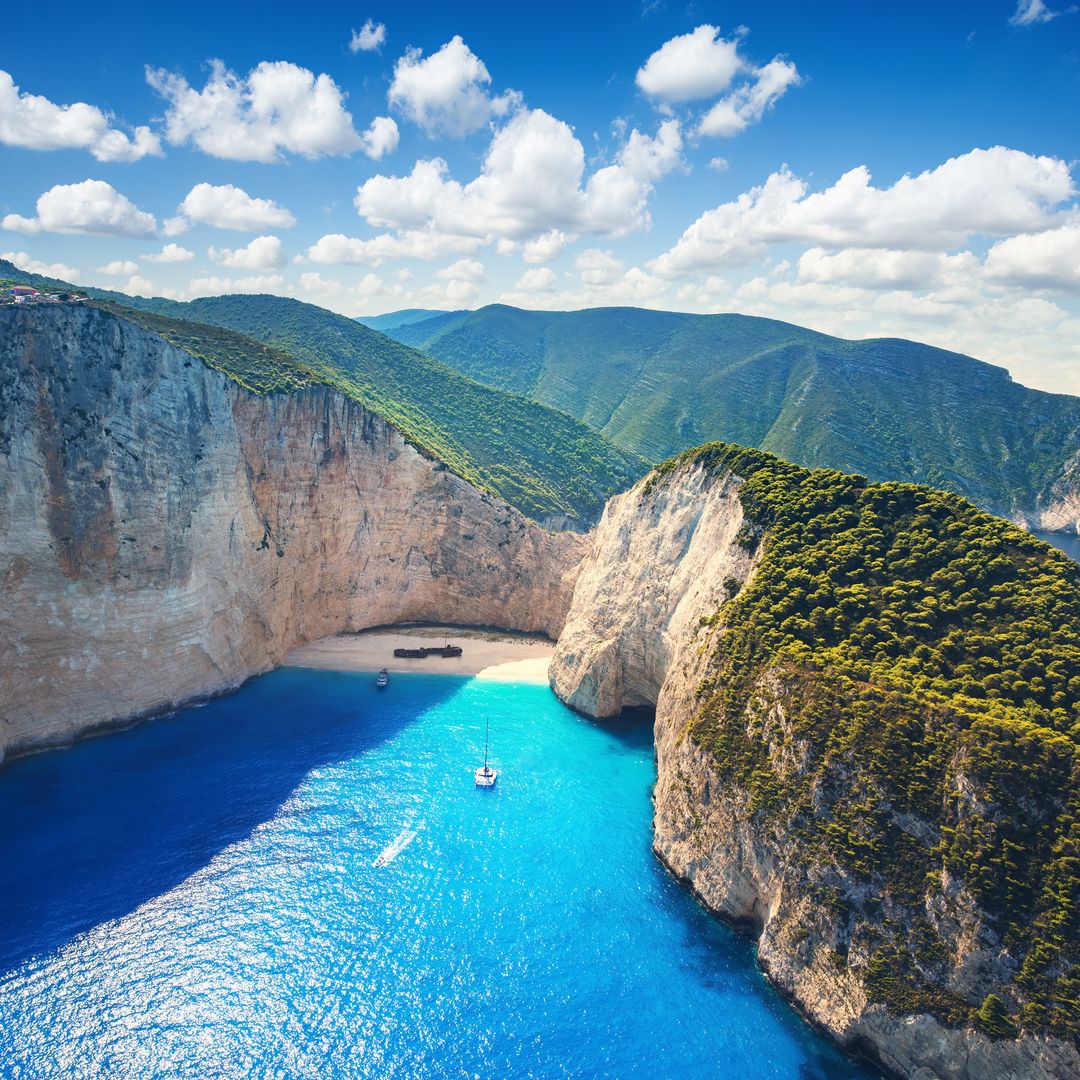 Ni Ibiza ni Cerdeña: 7 islas desconocidas de Europa (y una está en España)