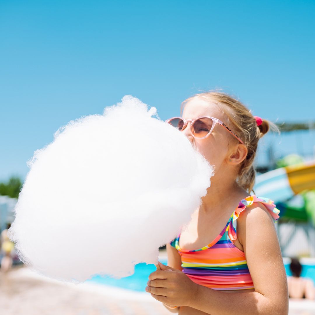 Los bañadores infantiles más bonitos de este verano: estampados divertidos y colores vibrantes