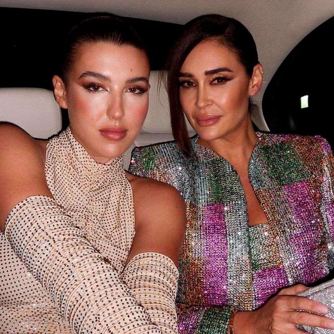 Vicky Martín Berrocal y Alba Díaz impactan con originales vestidos de invitadas bañados de brillos