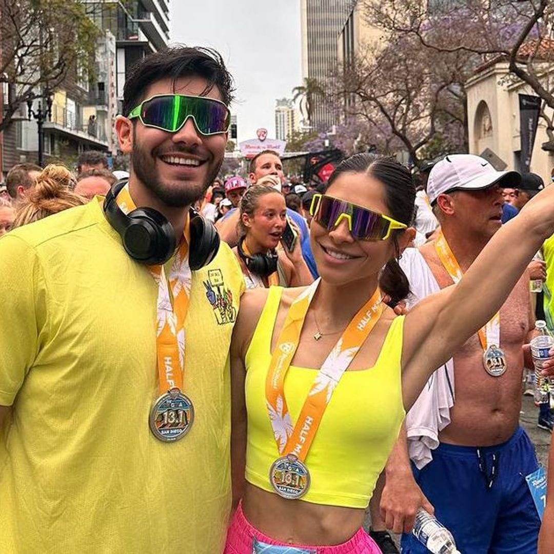 Alejandra Espinoza logra terminar en tiempo récord un medio maratón junto a su hermano