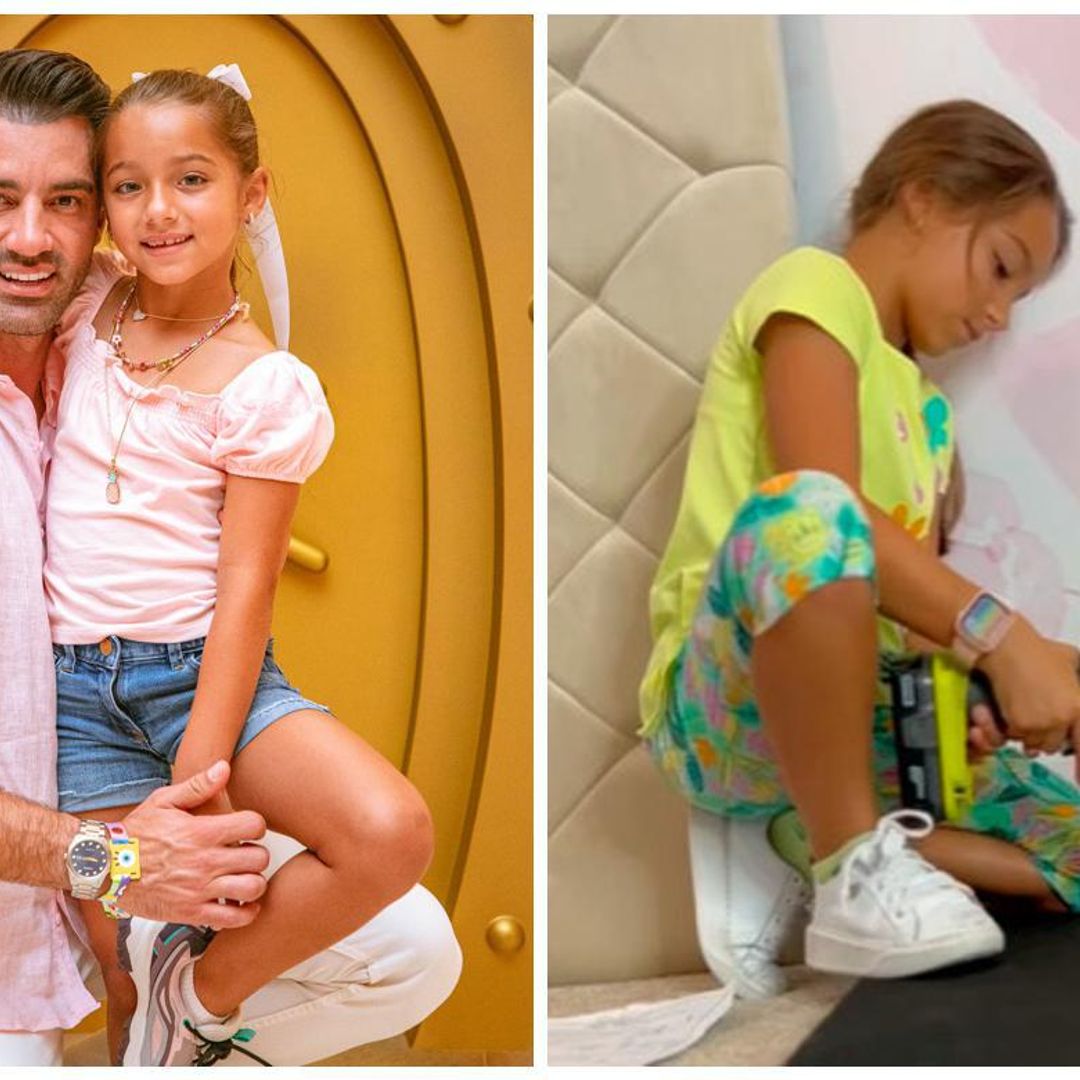 Toni Costa enseña a su hija a usar las herramientas para armar su cama