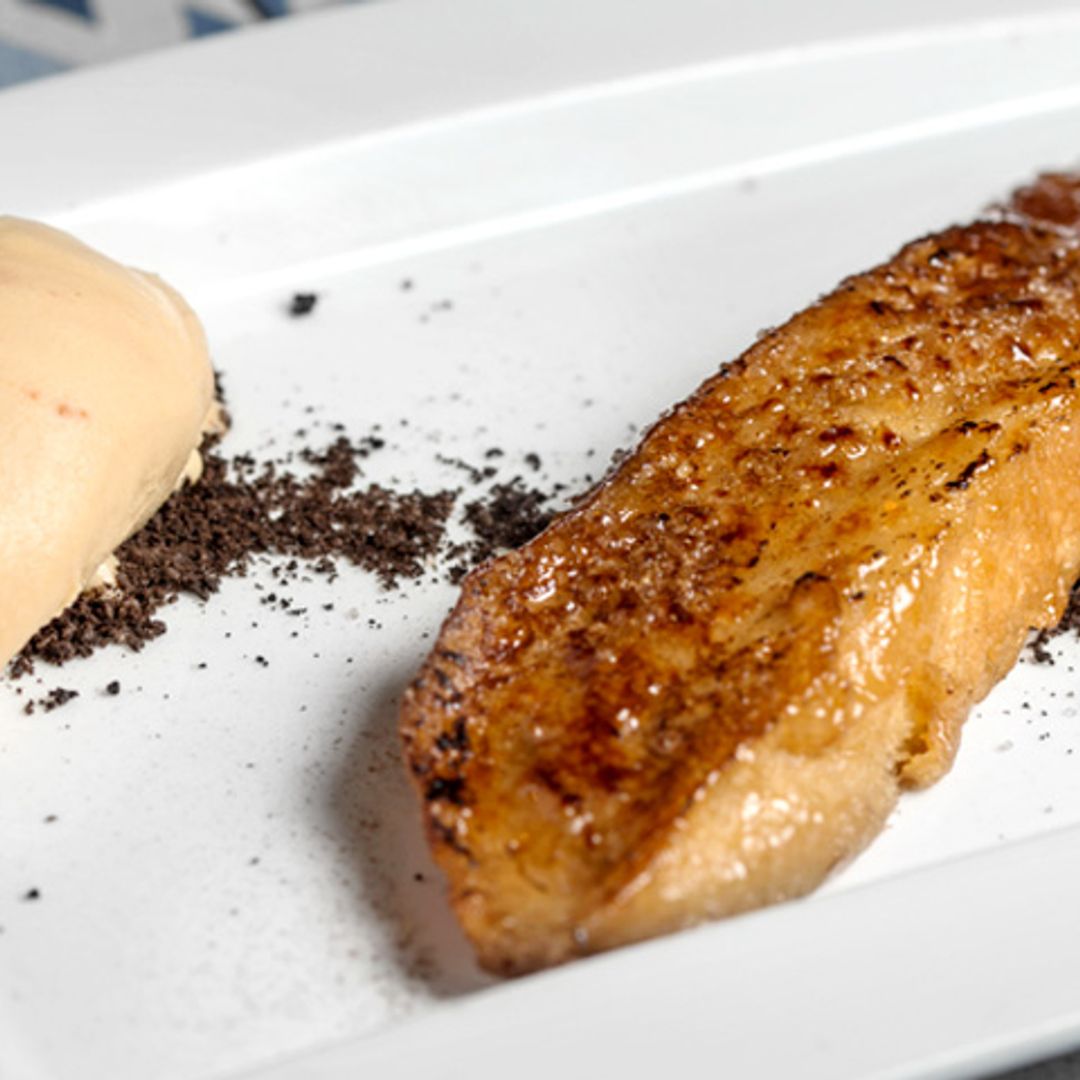Torrija de ‘Baileys’ con helado de galleta