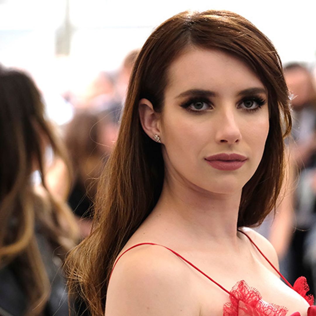 ¿Quieres cambiar la coloración de tu pelo? Fíjate cómo lo hace Emma Roberts