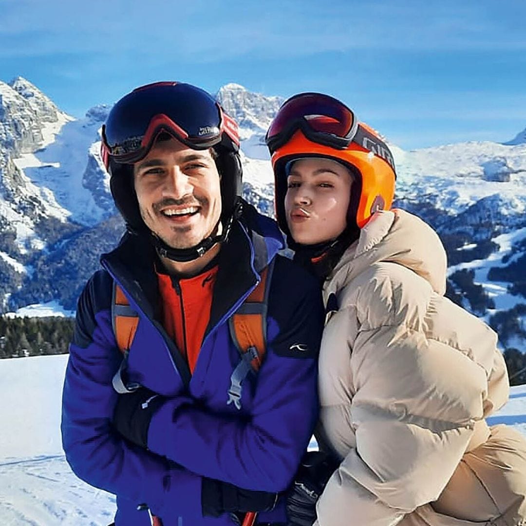 Úrsula Corberó y Chino Darín: blanca Navidad en la cumbre del éxito