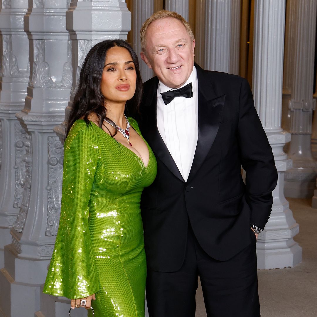 Salma Hayek brilla con un look audaz y sensual junto a su esposo en la gala LACMA Art+Film