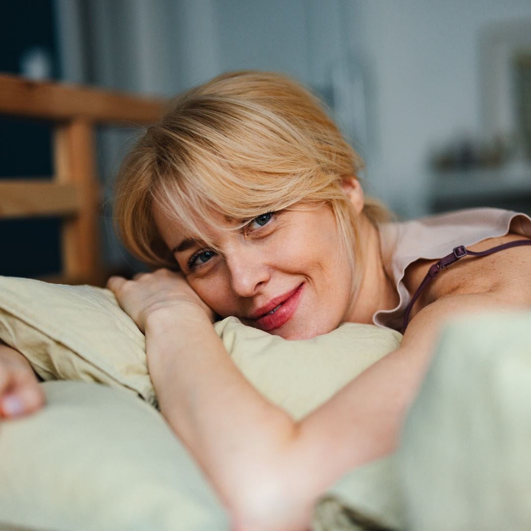 Dormir mal engorda: cómo el sueño desajusta tus hormonas del hambre a partir de los 40