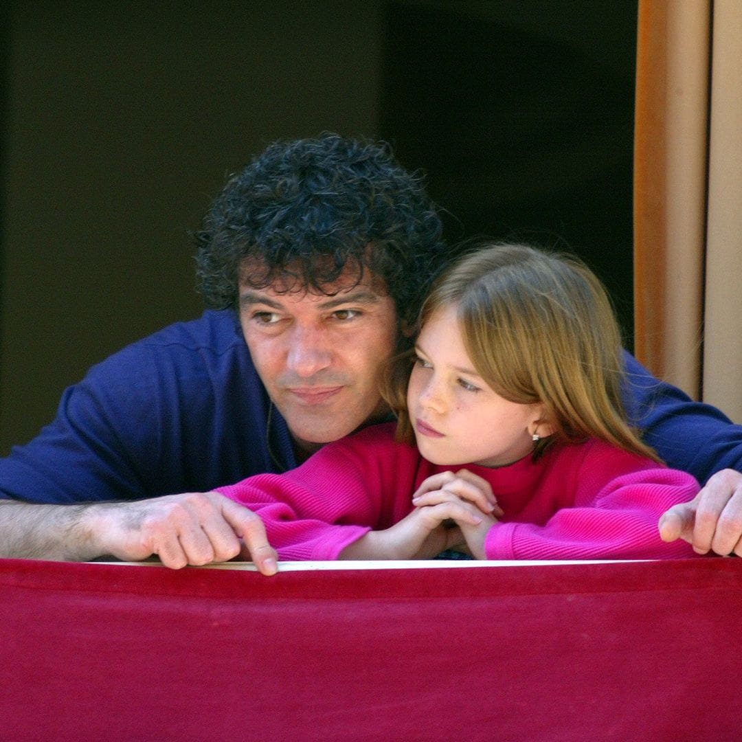 Las raíces españolas de Stella, hija de Antonio Banderas: de sus veranos en la Costal del Sol a su trabajo en Málaga