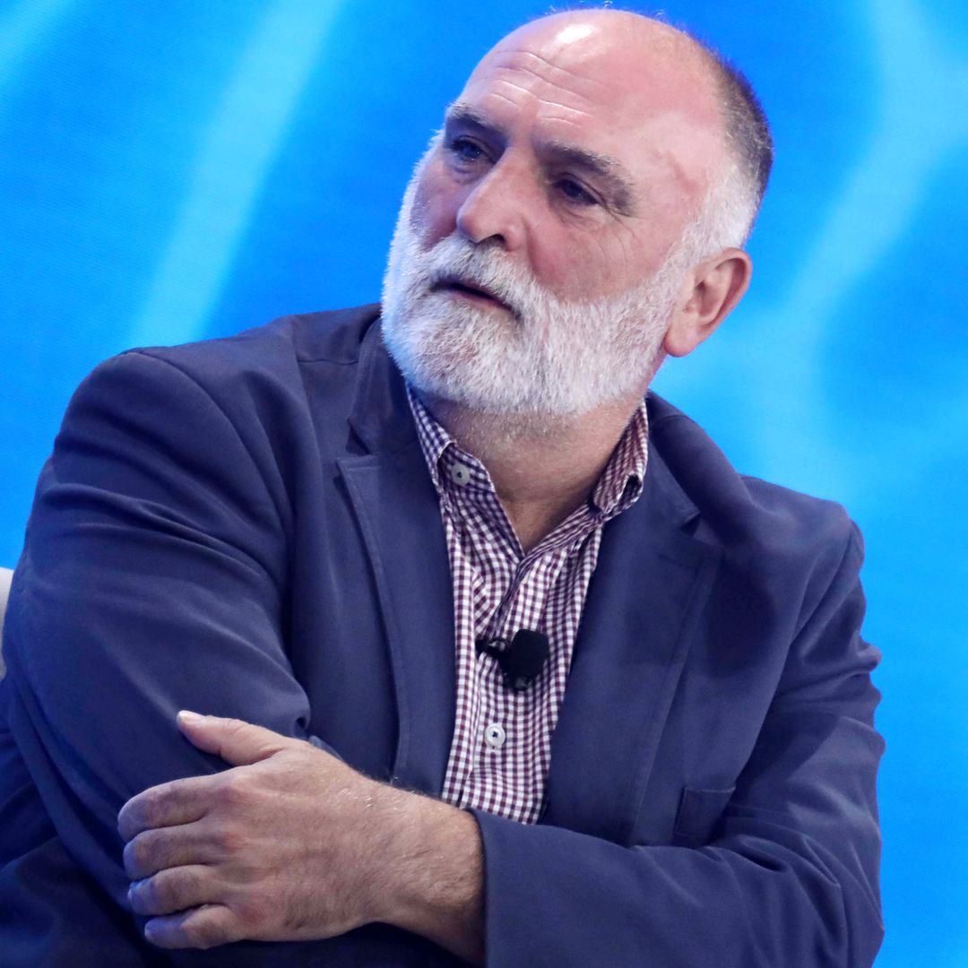 La receta de cuchara ideal para la primavera, según José Andrés: “Es la sopa de pollo definitiva”
