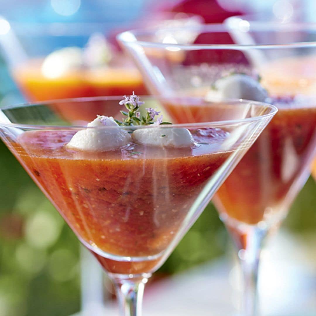 Gazpacho de piquillos con mozzarella