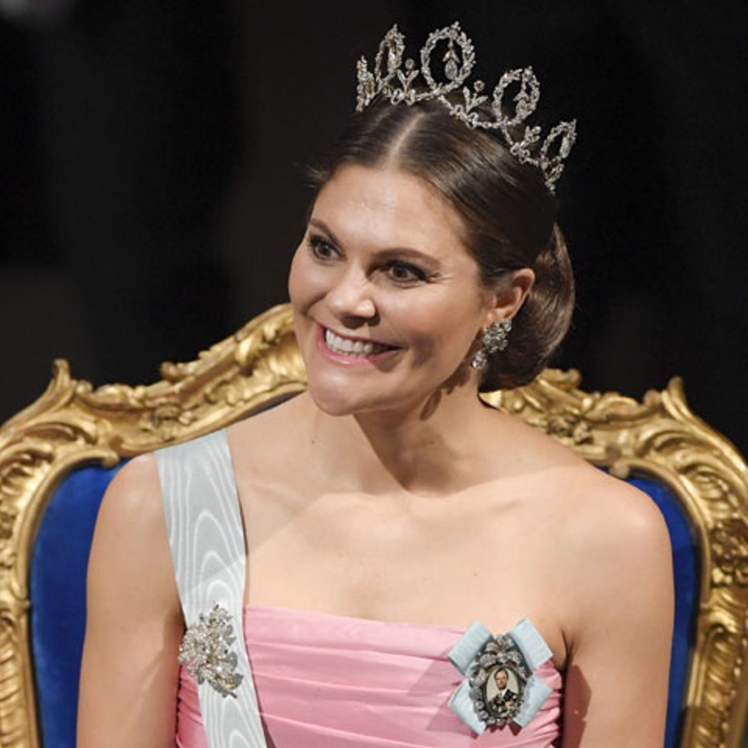 Victoria de Suecia rescata un vestido de su madre 23 años después