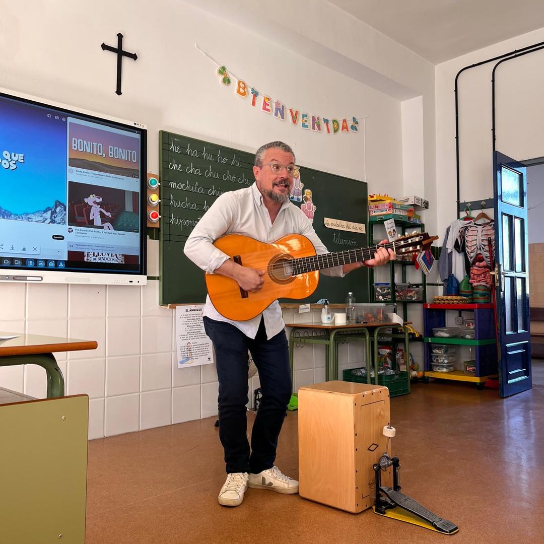 Hablamos con Juan González, el maestro con más de 3 millones de visitas en redes al que sigue Penélope Cruz: "Solo quiero dejar esto un poco mejor de como me lo encontré"