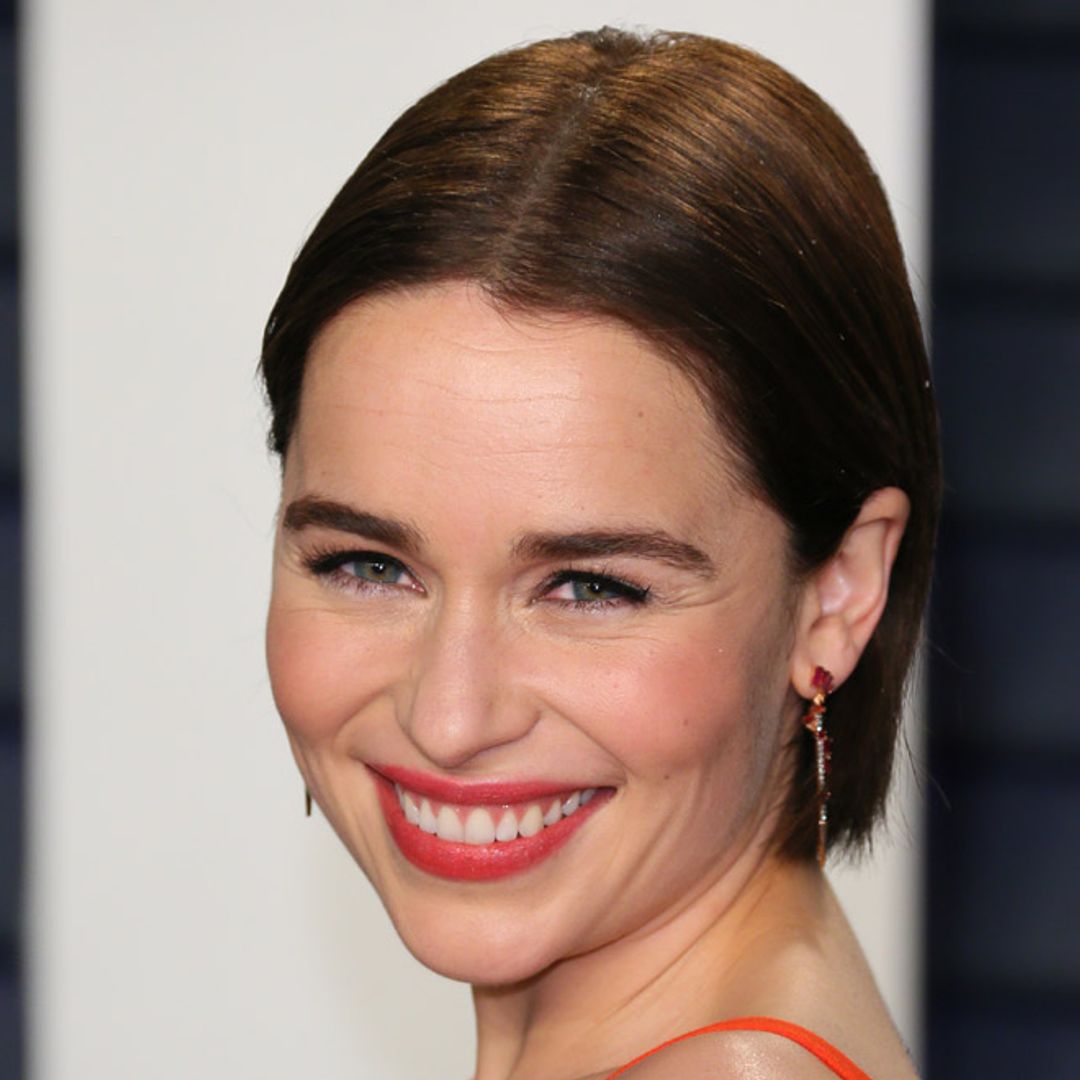 Emilia Clarke, el otro sorprendente cambio de 'look' en los Oscar
