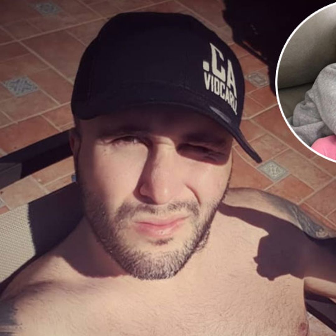 Kiko Rivera presume de sus 'princesas'... y de su nueva figura