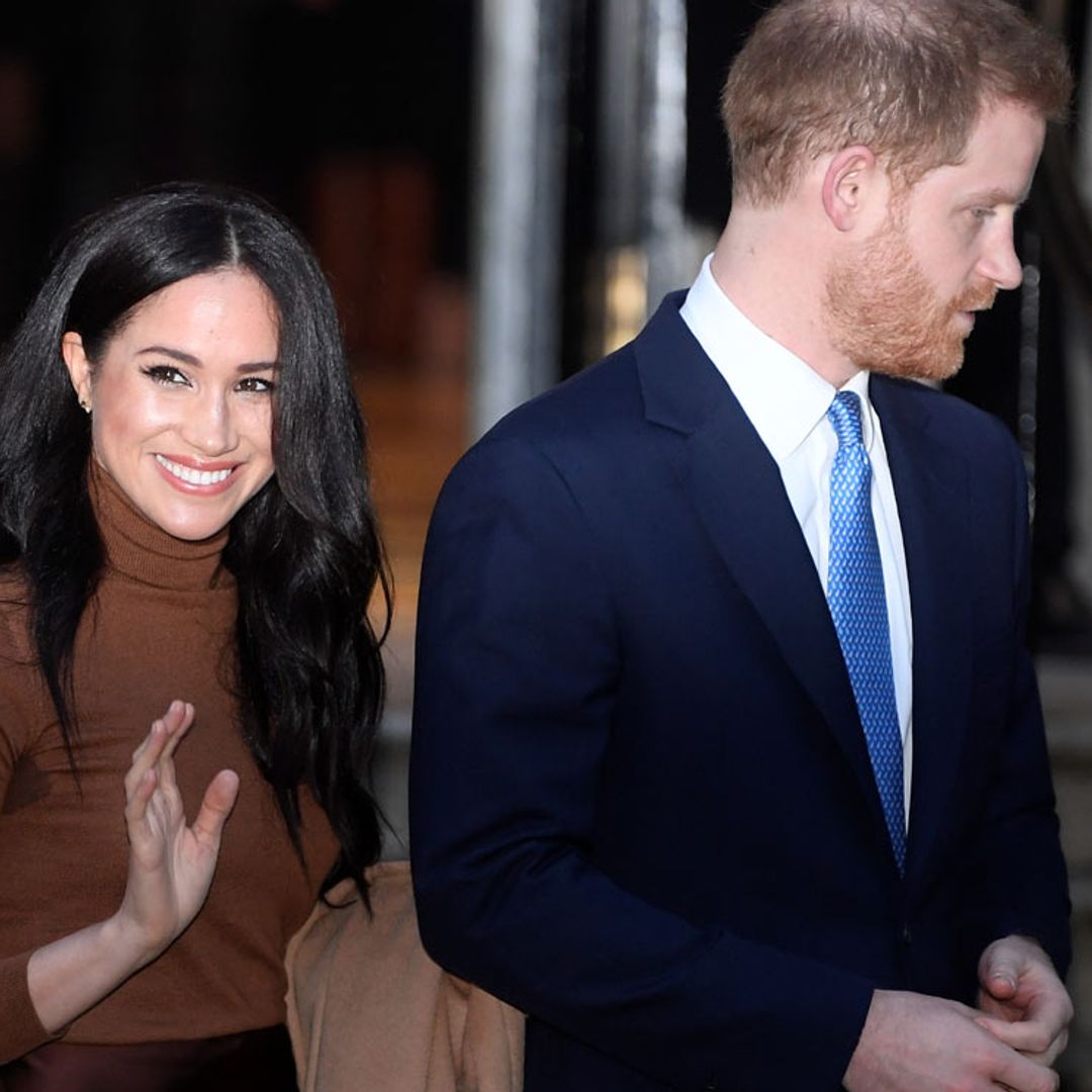 Sonrientes y distendidos: los duques de Sussex retoman su agenda oficial tras su retiro
