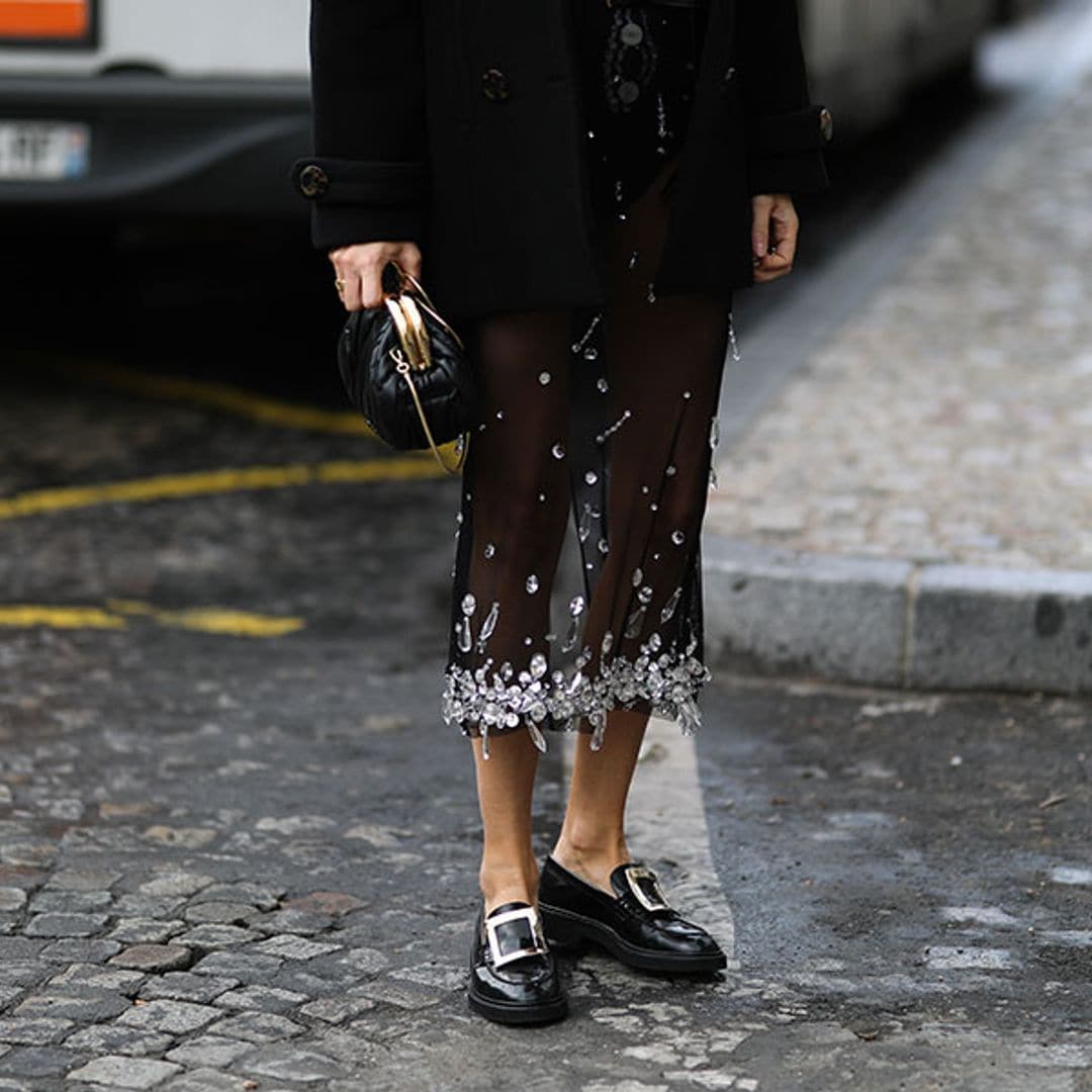 Merceditas de terciopelo, mocasines y otras alternativas a los tacones para un look de fiesta cómodo