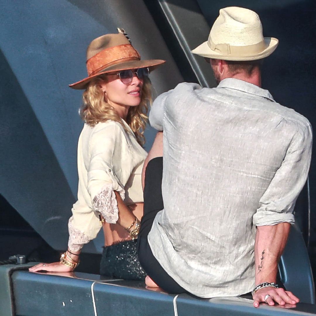 La sonrisa de Elsa Pataky en su regreso a España: recordamos sus últimas visitas con Chris Hemsworth