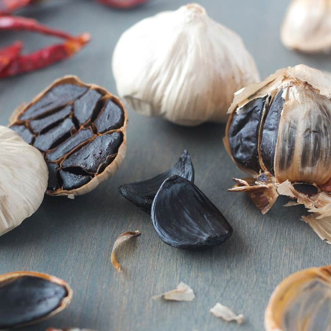 Los 6 impresionantes beneficios del ajo negro
