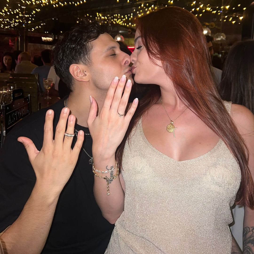Nadia Jémez y Miguel Otero en el momento en el que se comprometieron