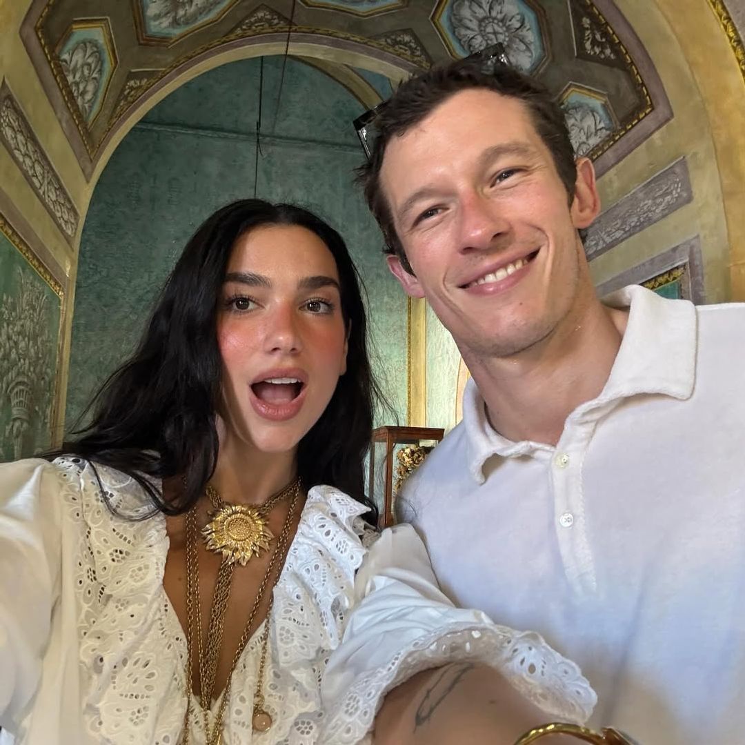 Dua Lipa y Callum Turner en Palermo