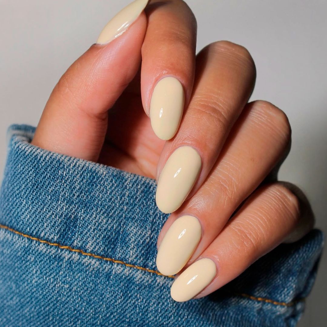 Adiós a las uñas ‘milky’: los tres colores que triunfan este verano y anticipan el otoño sin oscurecer la manicura