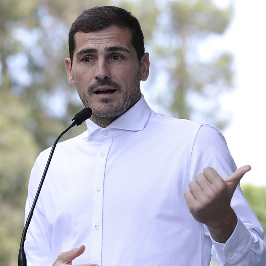 Iker Casillas, muy emocionado y con la voz quebrada, recibe el alta hospitalaria