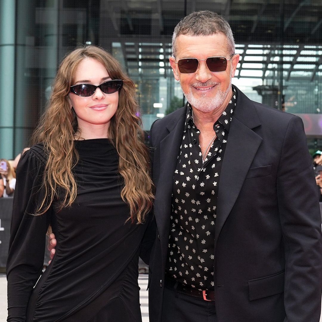 Antonio Banderas y Stella del Carmen acaparan todas las miradas: el emotivo posado de padre e hija en Toronto