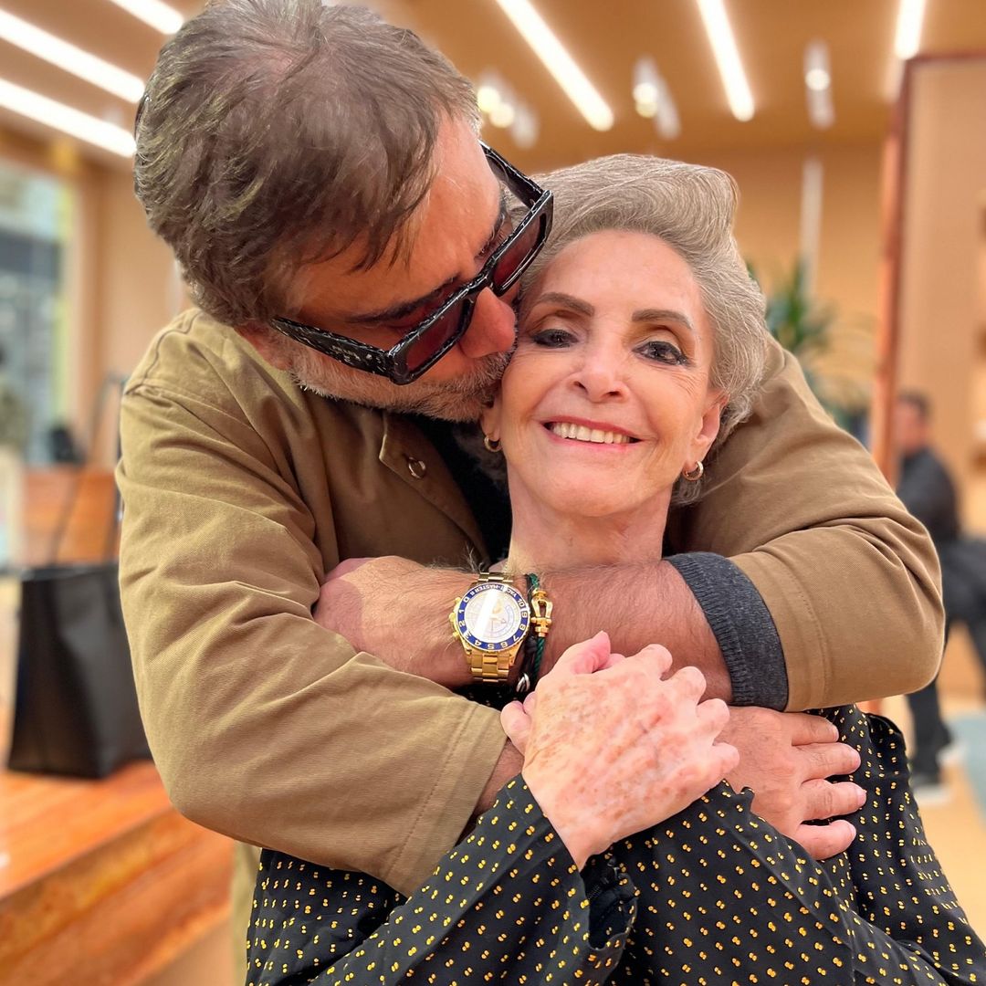 Los Fernández celebran por todo lo alto el cumpleaños 80 de su matriarca, doña Cuquita Abarca