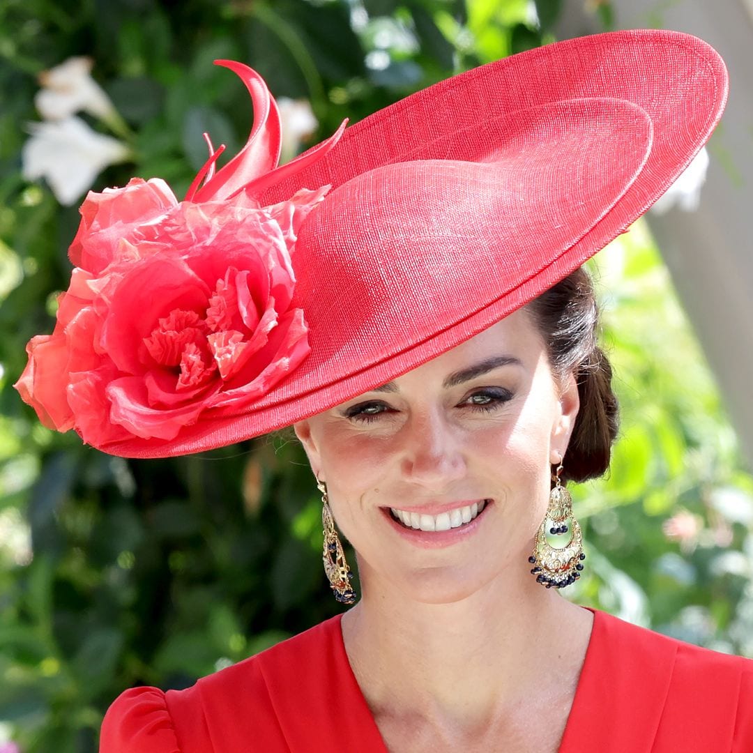 Nuestra experta analiza la estrategia de Kate Middleton con sus tocados en Ascot: "Es una declaración de elegancia, personalidad y belleza"