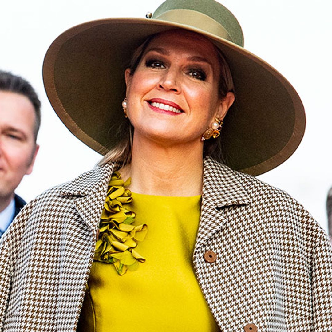 Máxima de Holanda recicla un vestido de primavera para un gran look de invierno