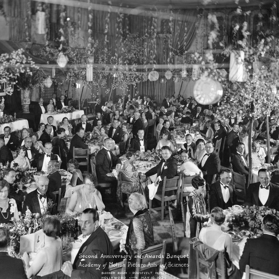 La primera edición de Los Oscar se celebró en el legendario hotel Roosevelt de Los Ángeles el 29 de mayo de 1929.