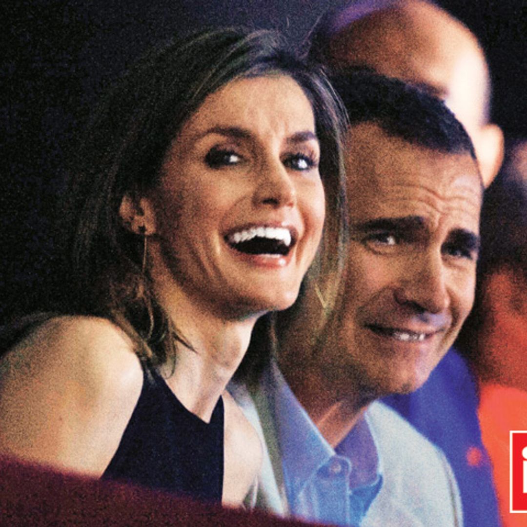 Exclusiva en ¡HOLA!, los Reyes se divierten como nunca al ritmo de 'Sir' Rod Stewart