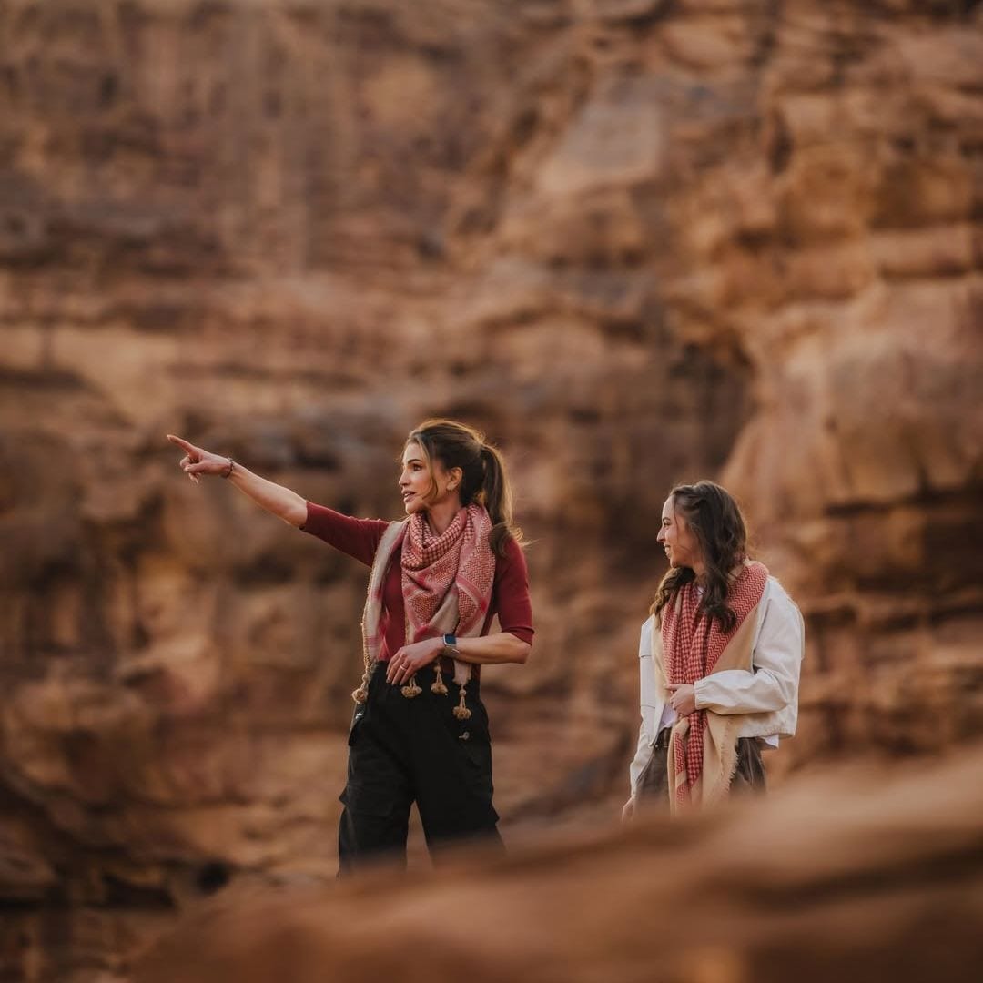 Rania y Salma de Jordania en el Wadi Rum, una zona desértica protegida situada en el sur de Jordania