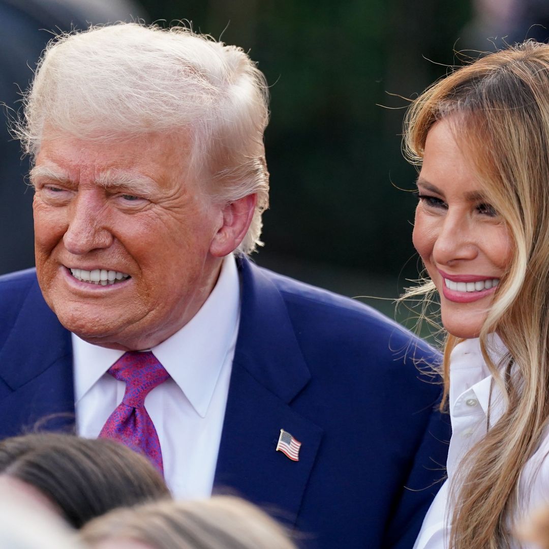 El gesto que demuestra que Donald y Melania Trump sí que se quieren (más allá de la cobra)